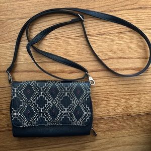 Thirty one crossbody with adjustable strap